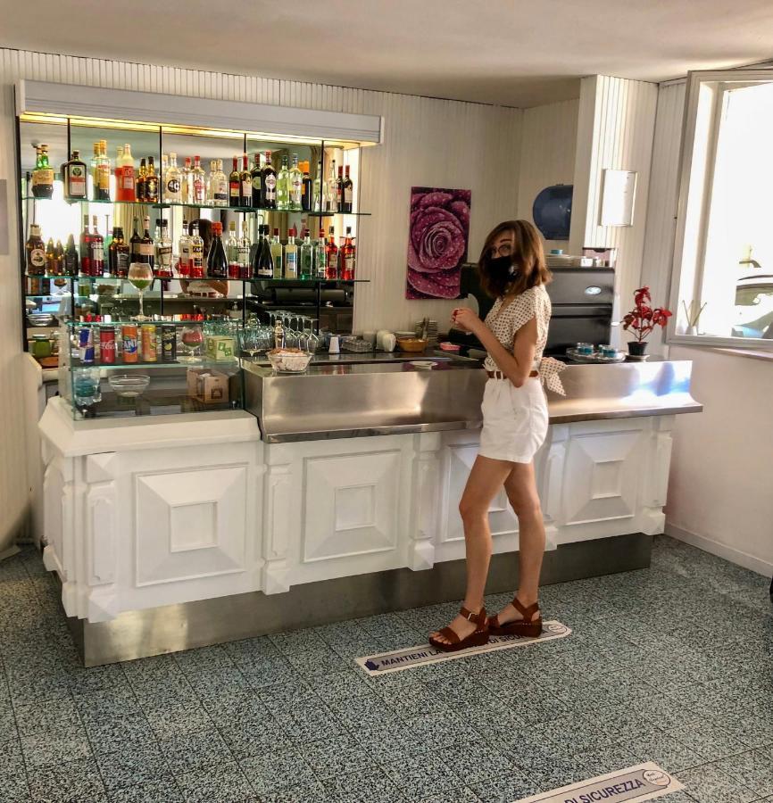Hotel Napoleon Riccione Exteriör bild