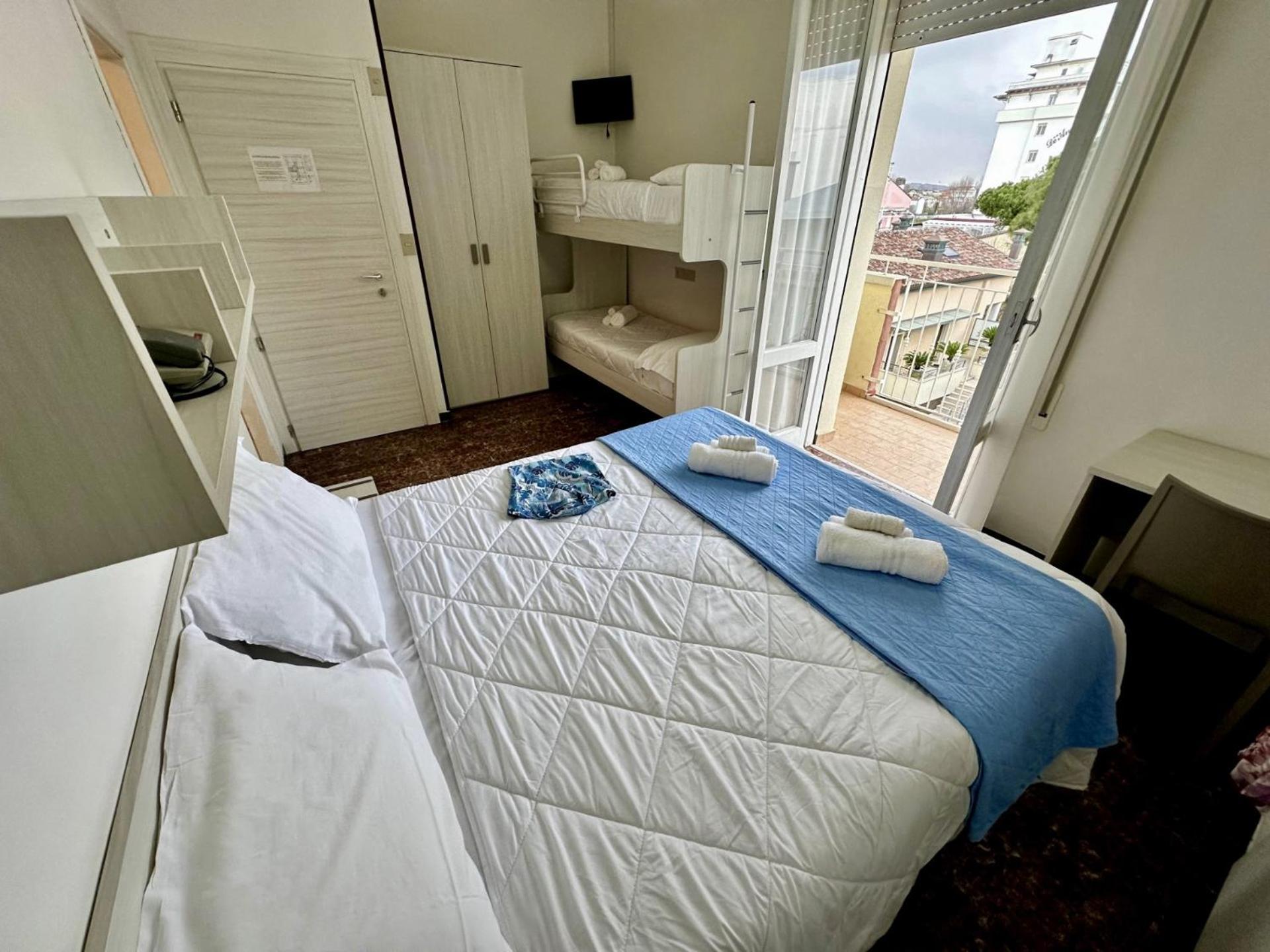 Hotel Napoleon Riccione Exteriör bild