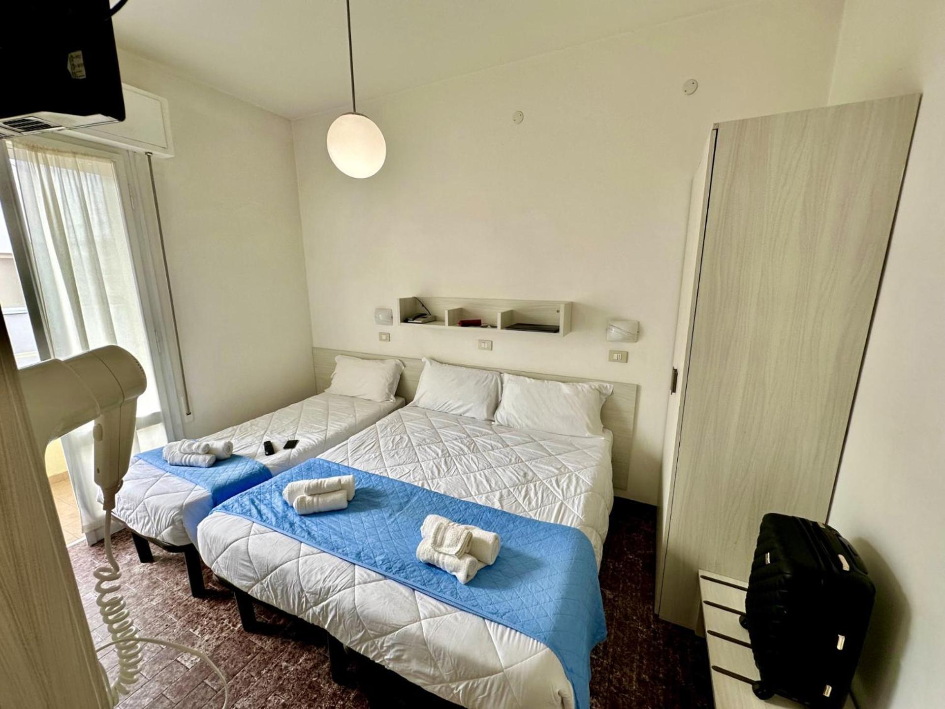Hotel Napoleon Riccione Exteriör bild