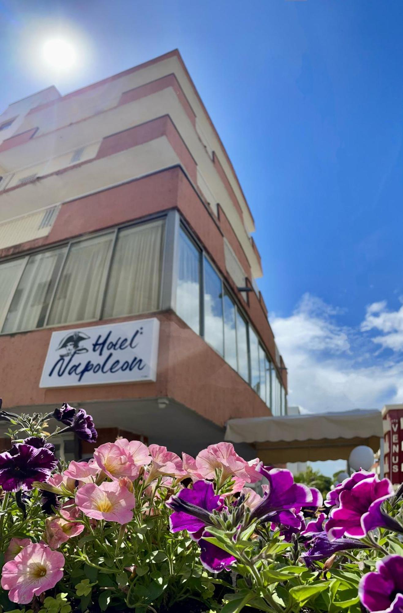 Hotel Napoleon Riccione Exteriör bild