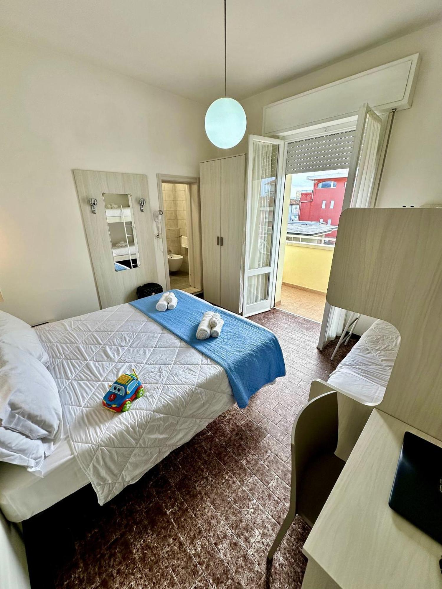 Hotel Napoleon Riccione Exteriör bild
