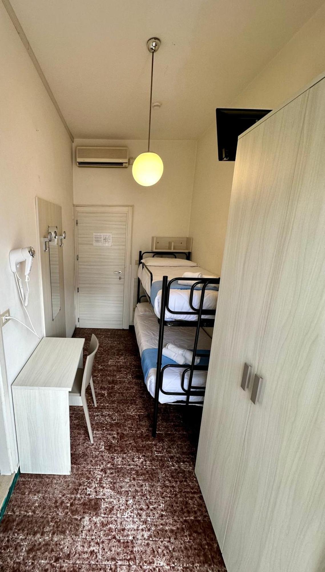 Hotel Napoleon Riccione Exteriör bild