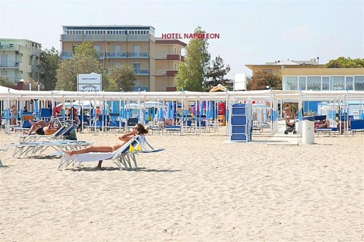 Hotel Napoleon Riccione Exteriör bild