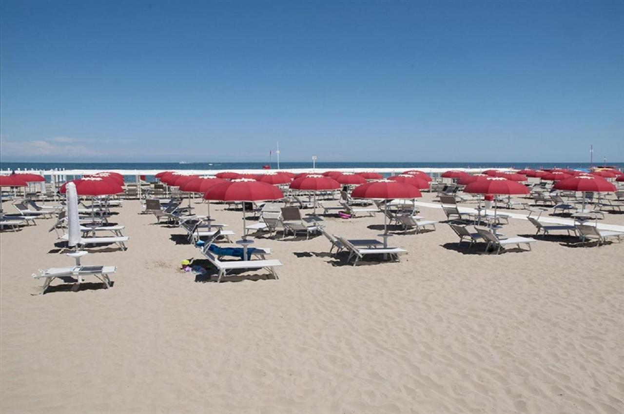 Hotel Napoleon Riccione Exteriör bild