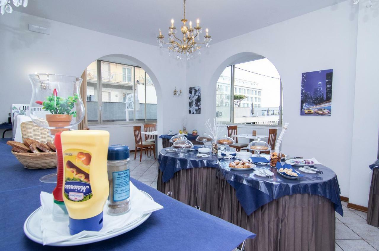 Hotel Napoleon Riccione Exteriör bild